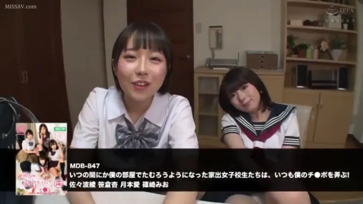 全身 · 性交 · 床 · 酒店房间 · 紫色蕾丝内裤 · 欢愉表情 · 站立后入式 · 成人性爱内容