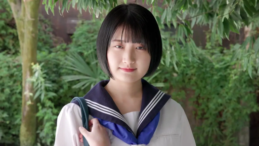 站姿 · 微笑 · 半身 · 注視 · 清纯 · 屋外 · 水手服 · 书包