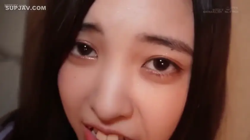 室内 · 俯身 · 脸部特写 · 诱惑 · 注视镜头 · 居家服 · 黑发