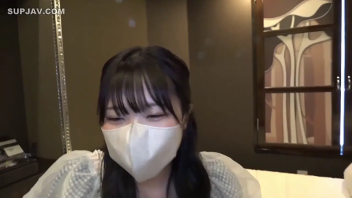 阴部 · 舔阴 · 卧室 · 马赛克 · 陶醉 · 绿裙子 · 仰卧 · 床单