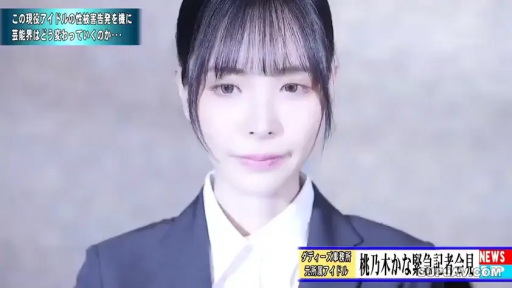 口交 · 跪姿 · 白色背心 · 中景 · 茶几 · 客厅 · 居家 · 模糊