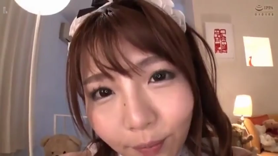 身をかがめる · 寝室 · 微笑 · デスクライト · 一人称視点 · 顔のクローズアップ · メイド服 · レンズを見つめて