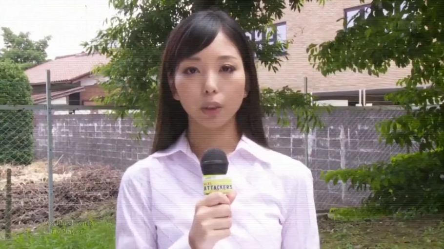 室内 · 俯身 · 巨乳 · 微笑 · 内衣 · 撩起上衣 · 巨乳特写