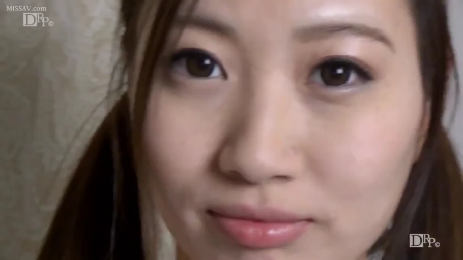 室内 · 微笑 · 面部特写 · 对视 · 双马尾 · 正面 · 未显示