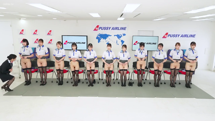 室內 · 站立 · 展示 · 羞澀 · 全景 · 多人 · 显示器 · 空姐制服