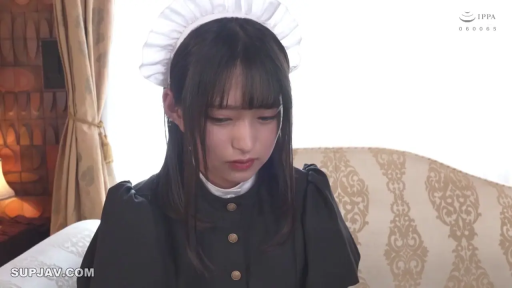 坐姿 · 忧郁 · 客厅 · 面部特写 · 女仆装 · 发呆 · 女仆Cosplay · 女仆发卡