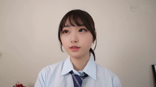 室内 · 顔部のクローズアップ · 制服 · 注視 · 平凡 · 正面 · 亚洲