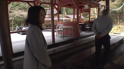 全身 · 站立 · 自然 · 日系 · ライトコート · 桌椅 · 户外凉亭 · 闲逛