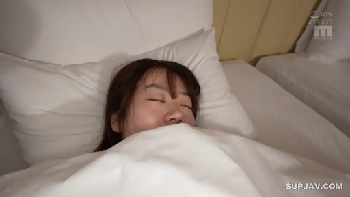 脸部 · 卧室 · 平静 · 裸体 · 长发 · 卧姿 · 睡眠 · 被子