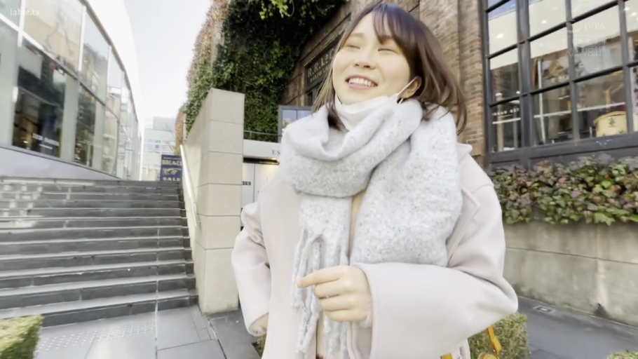 站姿 · 半身 · 户外 · 笑容 · 散步 · 日常 · 口罩 · 围巾