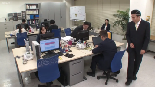 办公室 · 绿植 · 自然 · 西服 · 职场环境 · 全景远景 · 坐姿办公 · 集体工作