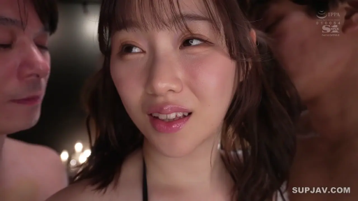 室内 · 顔部のクローズアップ · 迷離 · 多人内容 · 贴近 · 黑色比基尼与裸体 · 亲昵挑逗