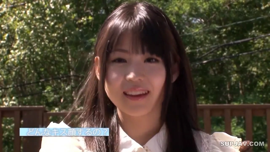 白色衬衫 · 面部特写 · 户外 · 正面