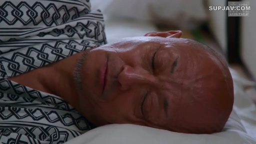 Bedroom · Close your eyes · pillow · 面部特写 · 卧姿 · 浴衣 · Sleep · 老年男性