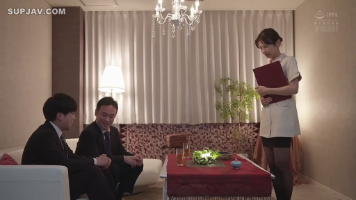 室内 · 站立 · 全景 · 谈话 · 職業制服