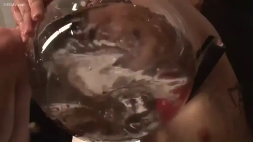 室内 · 全裸 · 局部特写 · 玻璃碗 · 恋物癖 · 展示精液 · 手持