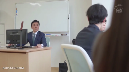 性交 · 眼镜 · 卧室 · 上半身 · 绿色背心 · 眼镜娘 · 呻吟表情 · 趴跪体位