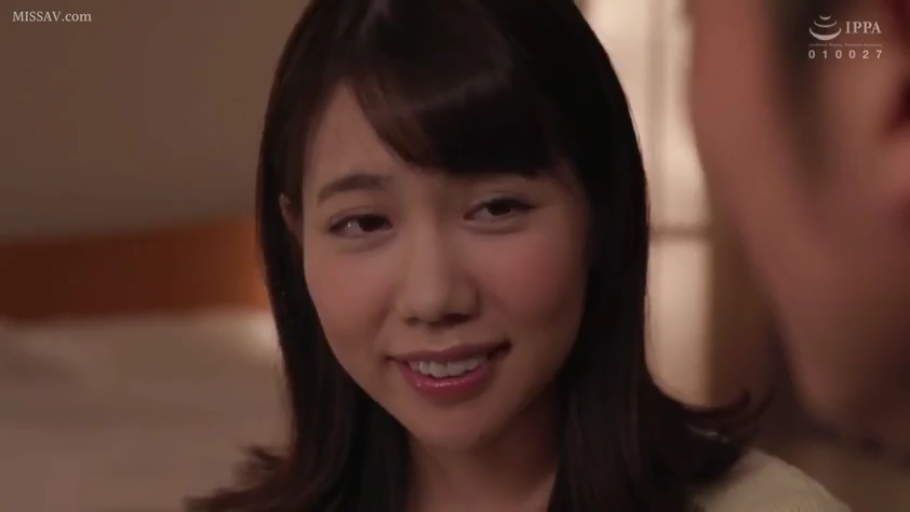 脸部特写 · 卧室 · 微笑 · 交流 · 针织衫 · 面对面 · 日本AV