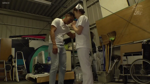 严肃 · 全身 · 站立 · 对峙 · 杂物 · 仓库 · 制服诱惑 · 护士制服