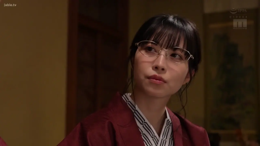 室内 · 眼镜 · 脸部特写 · 凝视 · 正面 · 冷静 · 和服 · 黑发