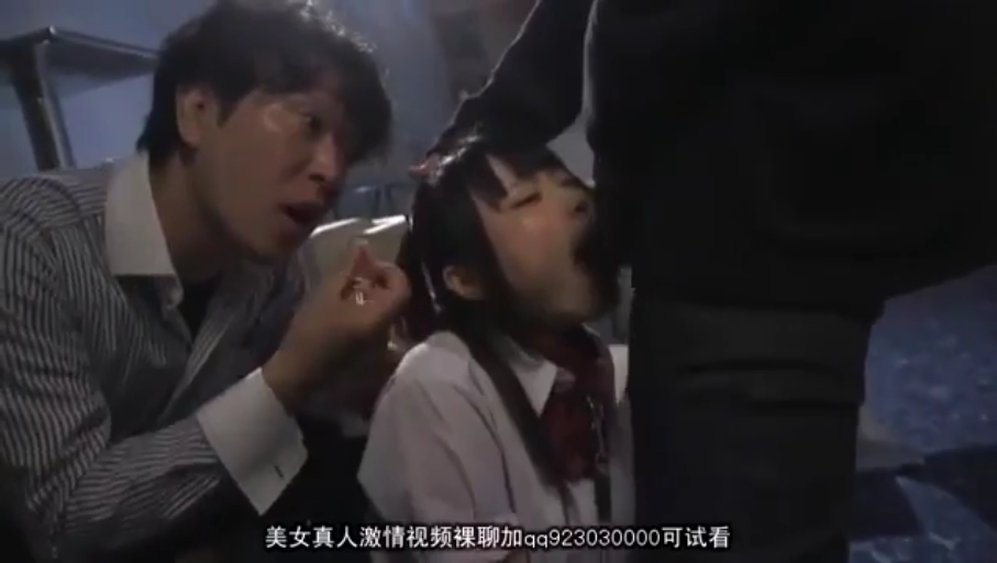 室内 · 投入 · 脸部 · 口交 · 跪姿 · 制服 · 多人