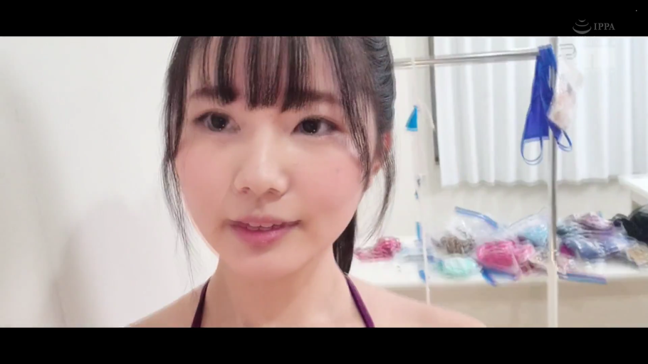 全身 · 骑乘位 · 全裸 · 迷离 · 性行为 · 双人床 · 男女二人 · 酒店卧室