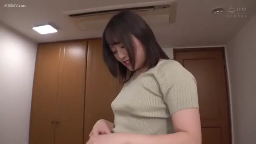 室内 · 面部 · 迷离 · 凝视 · 针织衫 · 近景 · 短发 · 木柜