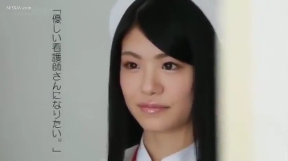 室内 · 脸部 · 护士服 · 站立 · 微笑 · 注视 · 长发