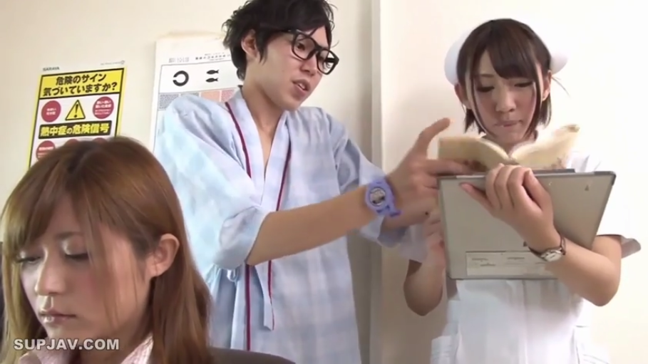 医院 · 护士服 · 专注 · 站立 · 中景 · 剧情 · 文件夹 · 讨论