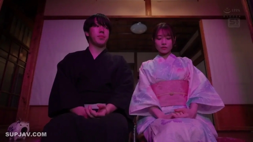 全身 · 跪坐 · 静坐 · 榻榻米 · 和服 · 庄重 · 传统和室 · 日系传统