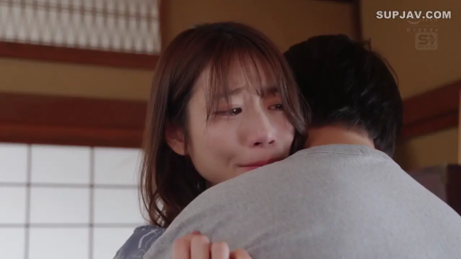 Close-up of the face · Japanese-style room · 拥抱 · 浴衣