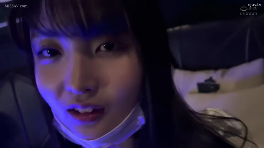 脸部特写 · 车内 · 便装