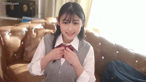 座り姿勢 · 制服 · ソファ · 微笑 · リビング · 半身 · JK · 整理领带