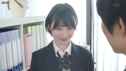 资料室 · 站立 · 羞涩 · 校服西装 · 书架 · 短发 · 头部特写 · 低头对视