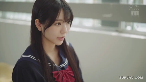 Indoor · Sitting Posture · 自然 · Half-body close-up · Sailor suit · 侧望 · 黑长直