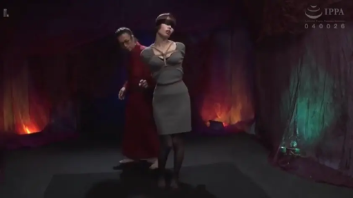 张口 · 暗室 · BDSM · 束缚 · 绳索 · 紧身裙 · Full body shot · 站立被绑