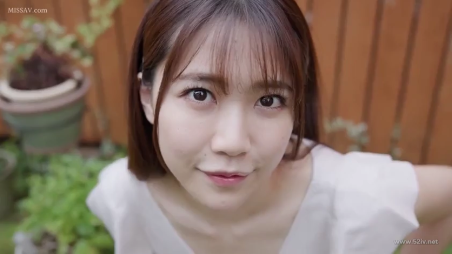 室内 · 俯身 · 脸部特写 · 盆栽 · 成人内容 · 迷离享受 · 黑色蕾丝吊带 · 性交反应
