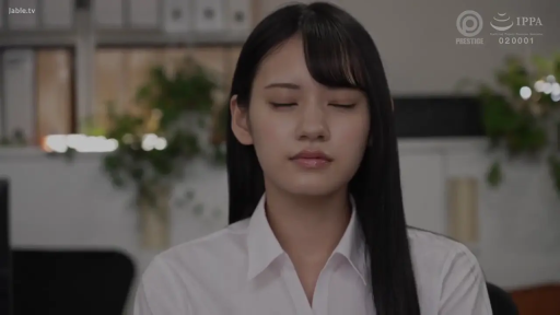 室内 · 白衬衫 · 面部特写 · 正面直视