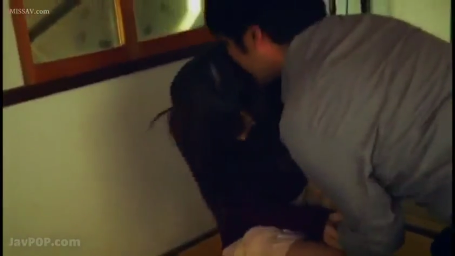 身をかがめる · 和室 · シャツ · キス · ぼかし