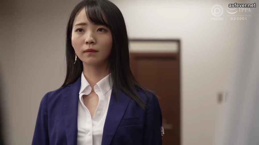 室内 · 站立 · 半身 · 耳环 · 职业装 · 凝视 · 冷艳 · OL形象