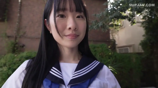 Standing Posture · Smile · Gaze · Outdoor · Sailor suit · 头部特写 · 黑直发