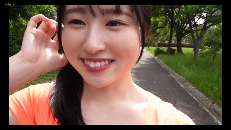 臉部特寫 · 公园 · 橙色T恤