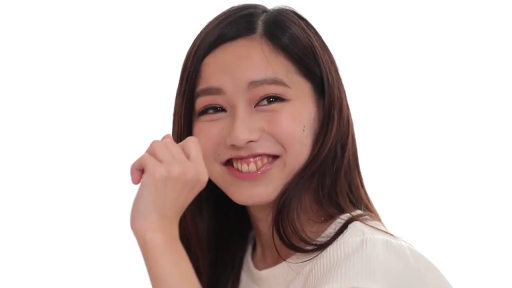 甜美 · 侧身 · 微笑 · 白色上衣 · 清纯 · 头部特写 · 白色背景