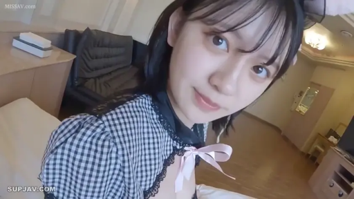 俯身 · 卧室 · 微笑 · 注视 · 女仆装 · 头部特写 · 兔耳头饰 · 广角