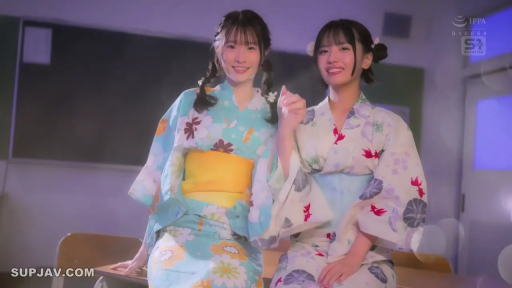 坐姿 · 教室 · 中景 · 微笑 · 課桌 · 双人 · 浴衣 · 对视镜头