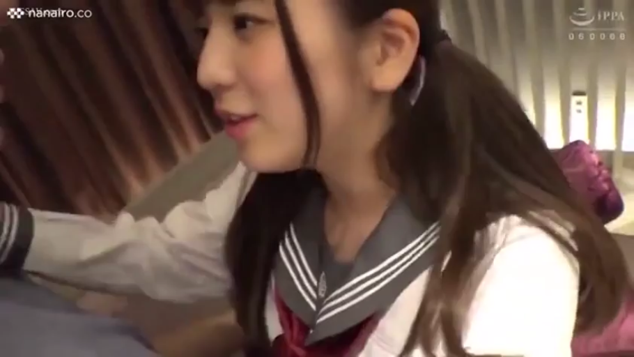 室内 · 座り姿勢 · 顔部のクローズアップ · 自然 · 水手服 · 双马尾 · インタラクティブ