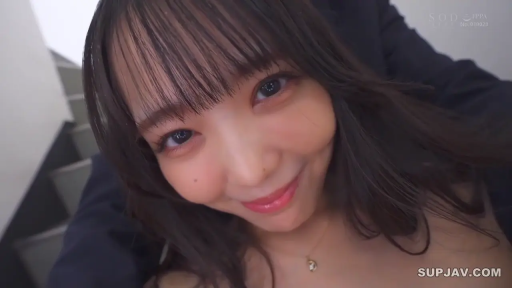 脸部 · 甜美 · 全裸 · 楼梯 · 项链 · 仰视 · 互动 · 视角