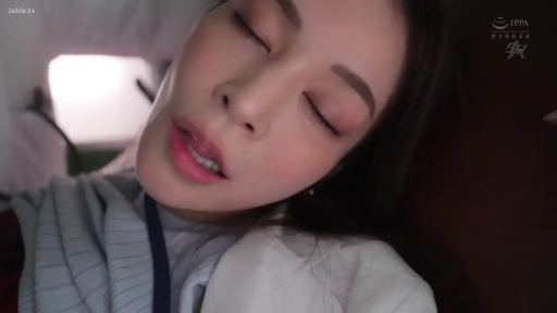 室内 · 陶醉 · 喘息 · 面部特写 · 卧姿 · 白色居家服 · 高潮表情特写