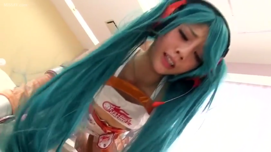 室内 · 身をかがめる · 半身特写 · 初音未来Cosplay