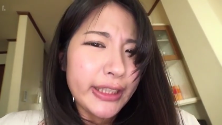 室内 · 私处特写 · M字开腿 · 局部特写 · 白色内裤 · 手 · 不明显 · 掰开露出